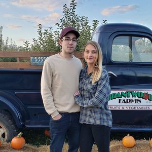 Meet your Posher, Leah